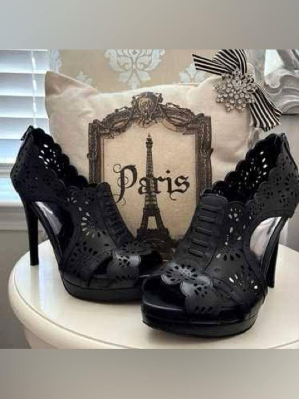 Carlos Santana laser cut heels 👠